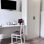 Guest house Faro Bianco - & 3*