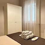 Guest house Faro Bianco - &