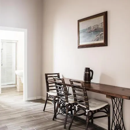 Guest house Faro Bianco - &