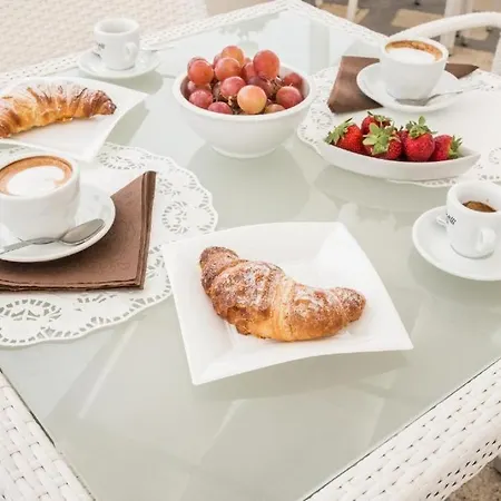 Guest house Faro Bianco - & 4*