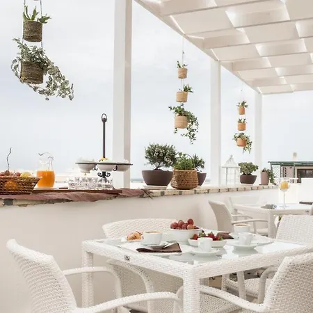 Guest house Faro Bianco - & 4*