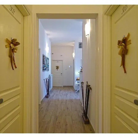 Guest house Faro Bianco - & 4*