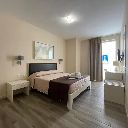 Pensionat Faro Bianco - &