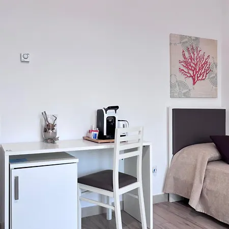 Faro Bianco - & Guest house 3*