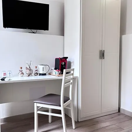 Guest house Faro Bianco - & 3*