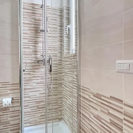 Guest house Faro Bianco - &
