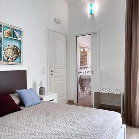 Faro Bianco - & 3*
