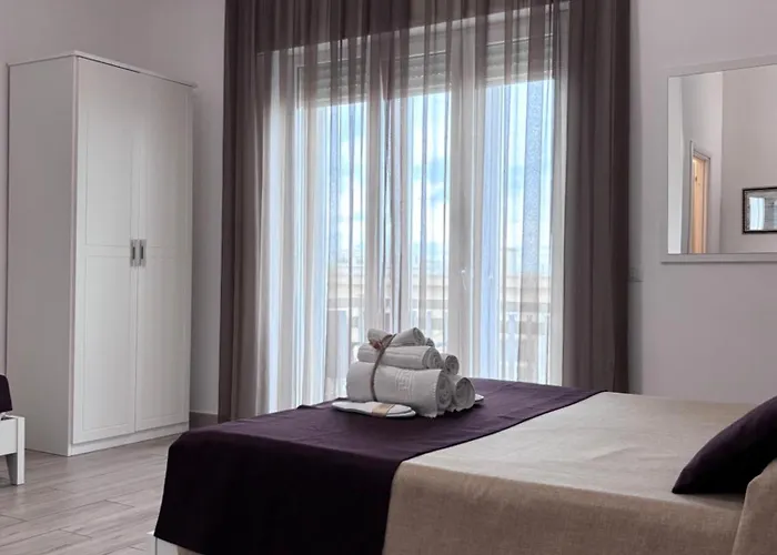 Guest house Faro Bianco - &