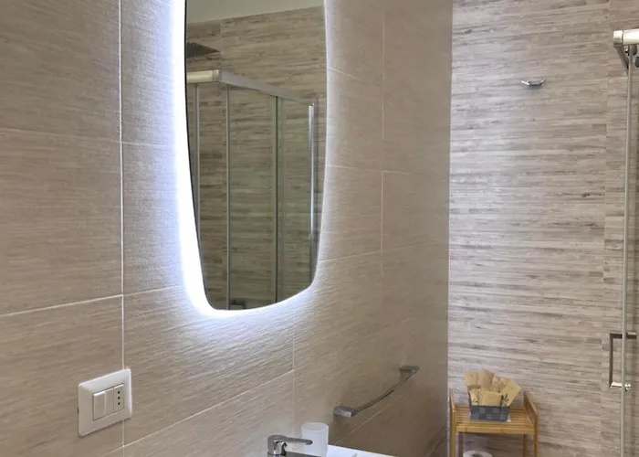 Guest house Faro Bianco - &