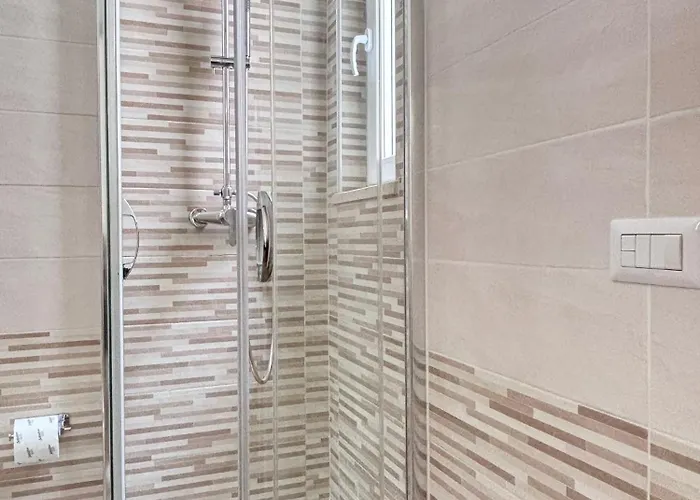 Гостевой дом Faro Bianco - &